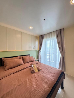 Condo 801 Bernwood Tower